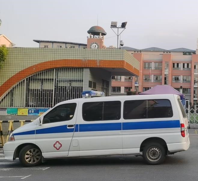 桐梓救护车出租护送骨折病人一公里多少钱